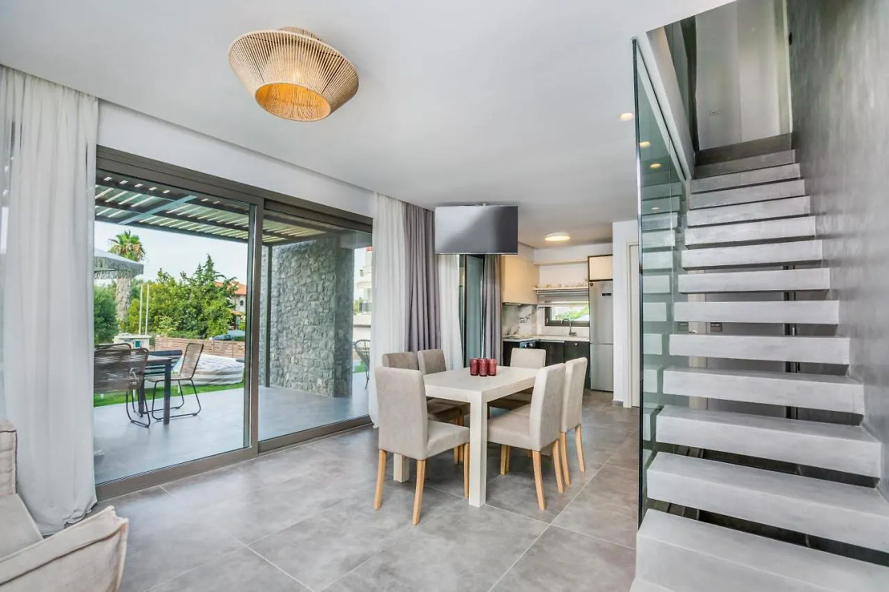 Dionisos Luxury Villas بيفكوهوري