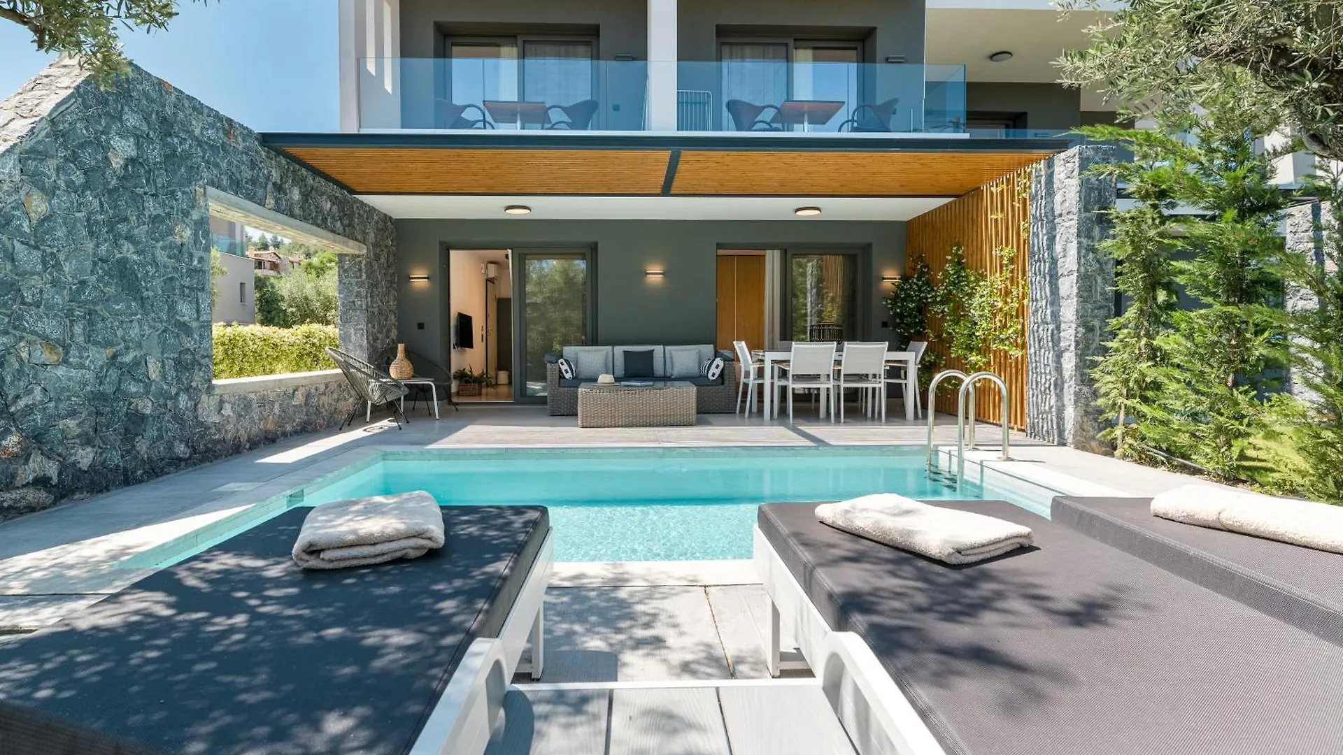 Dionisos Luxury Villas بيفكوهوري 0*,  اليونان